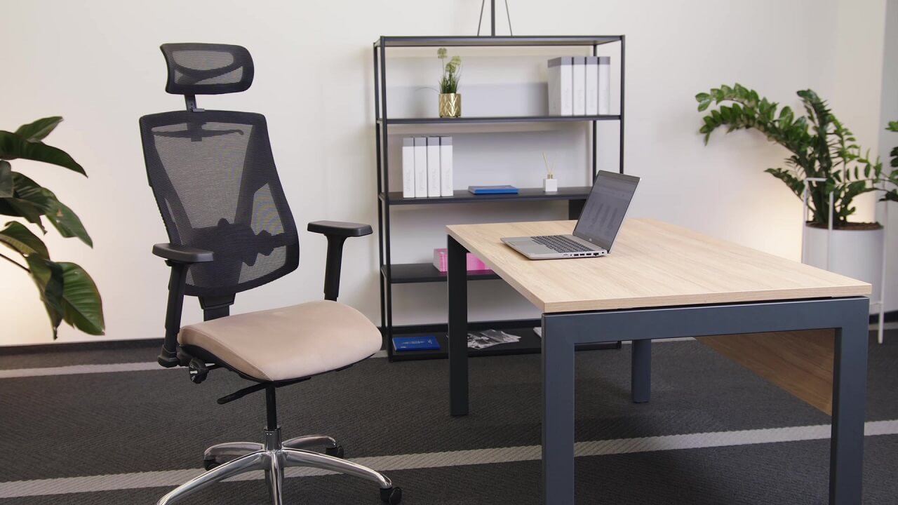 5 cech, po których rozpoznasz wygodny fotel biurowy